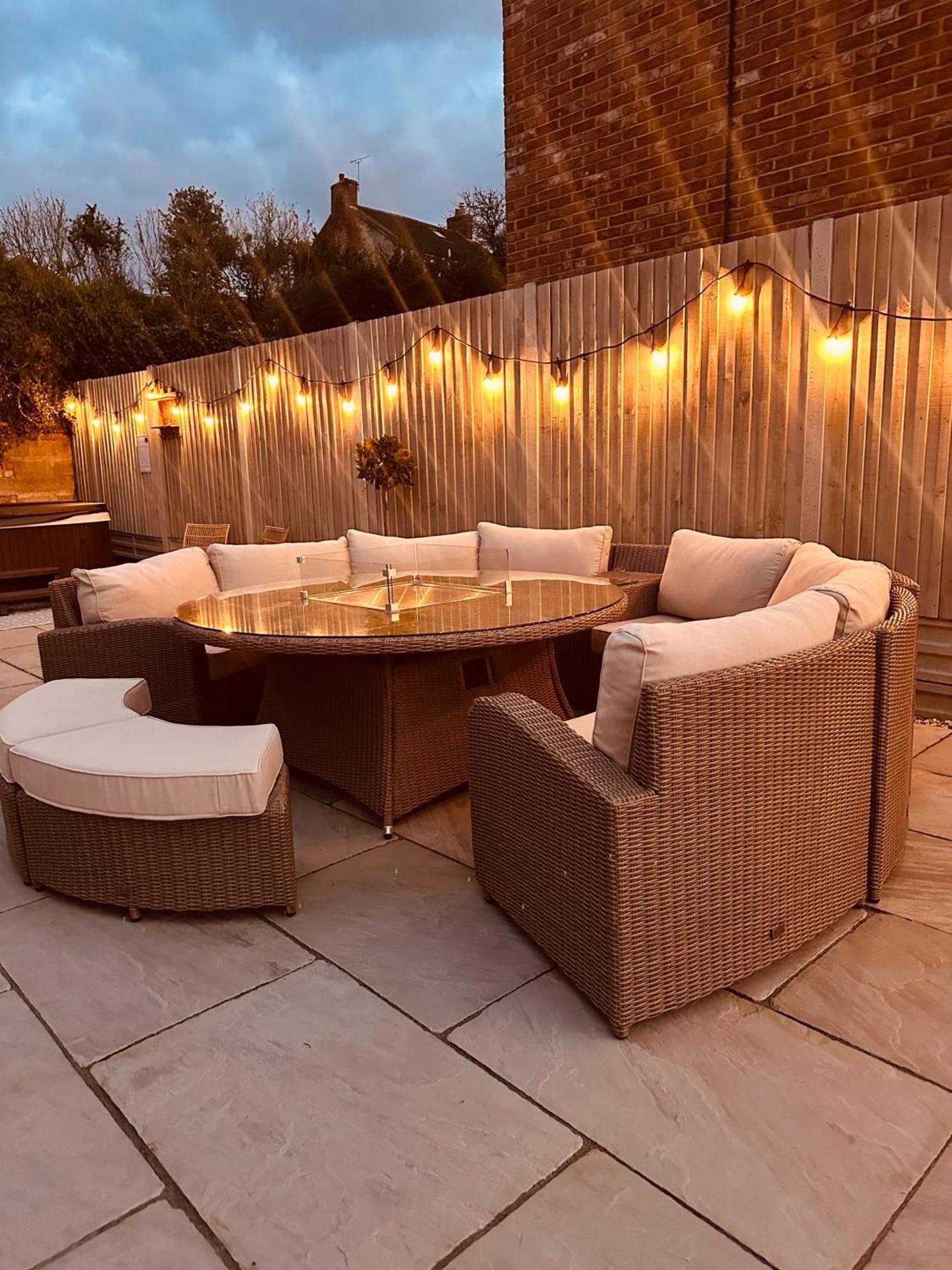Luxury Group Celebration House With Hot Tub & Bar! Warminster Exteriér fotografie